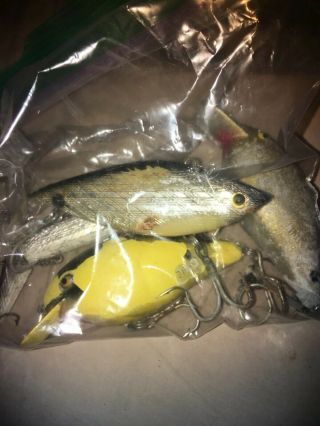 VINTAGE/OLD FISHING LURES BAG OF 30 8