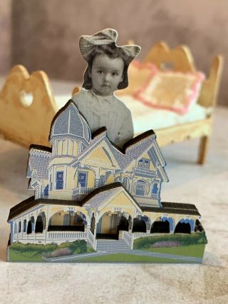 Artisan Miniature Dollhouse Faux Victorian Painted Lady Doll House Child ' s Prop 2