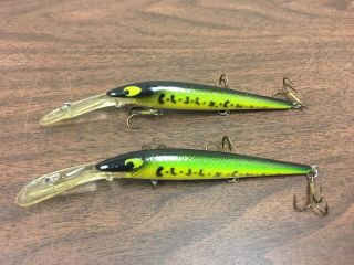 2 Vintage Smithwick Rogue Unknown Color Rattling Fishing Lure Deep Diver Bass
