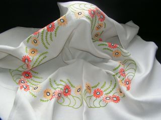 B ' FUL VINTAGE RICHLY HAND EMBROIDERED SINGLE HEADED DAISY FLOWER CIRCLE SM CLOTH 3