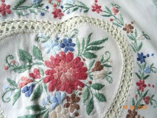 PALE CREAM EMBROIDERED CUSHION COVERS LACE EDGE HEART CENTRES 3