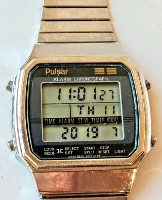 Vintage Mens Pulsar (w040 - 5000) Alarm Chronograph Digital Watch.  Runs.  Good.