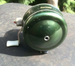 Johnson Sabra Model 130 - A Spin Casting Fishing Reel,  Made In USA 4