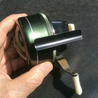 Johnson Sabra Model 130 - A Spin Casting Fishing Reel,  Made In USA 5