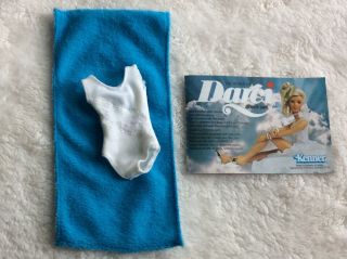 Vintage Kenner Darci Cover Girl Model White Swimsuit & Blue Beach Towel W/book