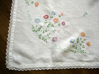 Vintage Hand Embroidered Daisies & Leaves Lace Edge White Linen Tablecloth