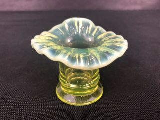 Miniature Vintage Or Antique Vaseline Glass Jack In The Pulpit 1 3/4” Tall