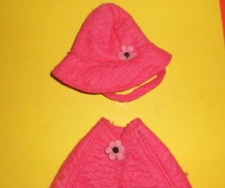 1970 ' s HOT PINK FELT CAPE & HAT Clone CLOTHES Maddie Mod Wendy Sindy Barbie 3