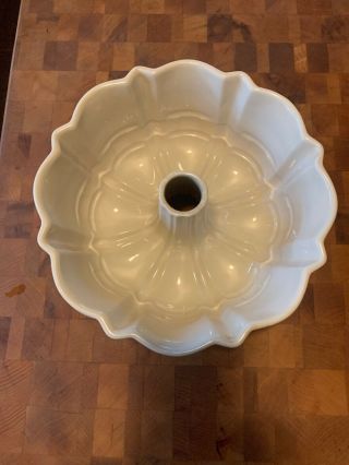 Longaberger Pottery Fluted Bundt Cake Pan Ivory Woven Traditions
