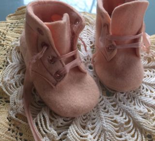A34 Antique Vtg Doll Shoes Pink Felt Handmade Primitive Baby Teddy Bear Prim