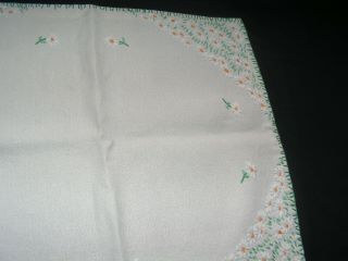 B ' FUL VTG HAND EMBROIDERED MULTI WHITE & YELLOW DAISY SMALL TABLE CENTRE CLOTH 5