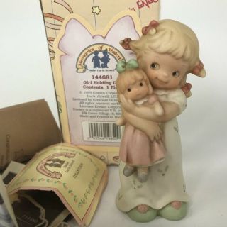 Memories Of Yesterday Girl Holding Doll 144681 1995 19850