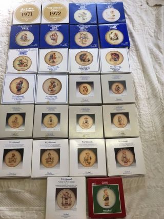 Complete Set Boxed Goebel Hummel Annual Collector Plates 1971 - 1995 (25 Plates)