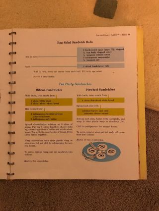 VINTAGE Betty Crocker’s Boys And Girls 1965 Cookbook Spiral Book 1st Esit 5