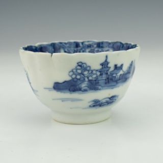 Antique Chinese Porcelain - Blue & White Oriental Scenes Tea Bowl - Unusual 3