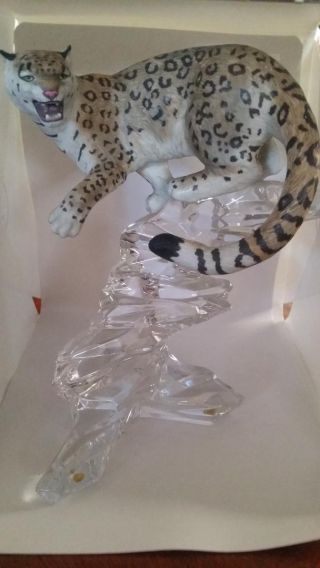 Snow Leopard On Crystal Glass Base,  Hard To Find Item Big Cat Collectable