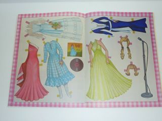 Vintage COUNTRY SINGER MUSIC STAR DOTTIE WEST paper dolls book UNCUT 1973 3