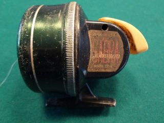 Vintage Johnson Sabra Spin Casting Fishing Reel Model 130 - A With Line Usa Made