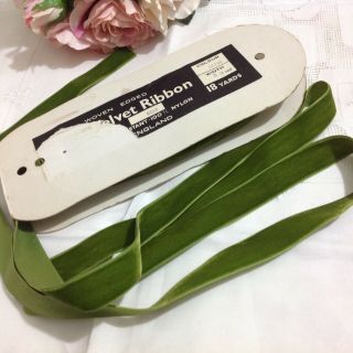 Vintage English Velvet Ribbon Moss Green On Card Spool 1 " W Millinery Crafts Etc