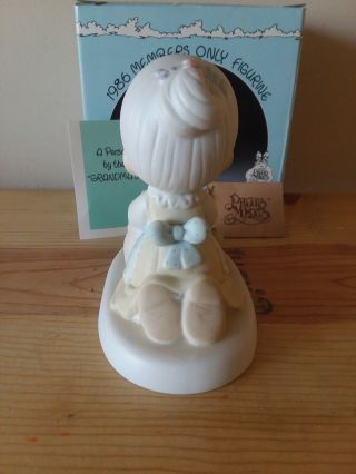 Precious Moments Figurine Grandma ' s Prayer PM - 861 Members Only W Box Mark Olive 4