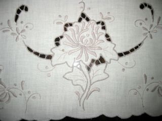 Pretty vintage Madeira cut - work and embroidery tray - cloth 2