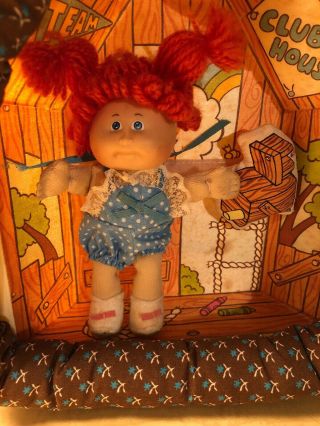 Vintage Cabbage Patch Kids Pin - Ups Club House 1983 Pin - up Two Rooms 1 Red Doll 4
