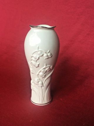 Lenox Ivory Lily Of The Valley Bud Vase With Gold Trim Top & Bottom