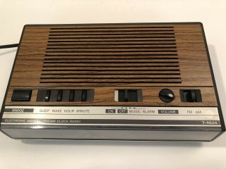 General Electric GE 7 - 4624B AM/FM Alarm Clock Radio Vintage Simulated Woodgrain 4