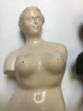 Vintage 1950 - 60s Nude Black/White Venus de Milo Salt Pepper nipple shakers 4