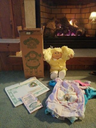 Vintage 1984 Cabbage Patch Doll " Ancita Lenore " W/extras & Unusual Box