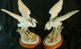White Heron In Flight - Andrea By Sadek Ceramic Figurine W/paper Tag,  Stand