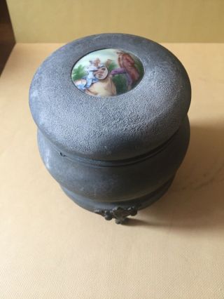 Vintage round metal powder puff music box 5