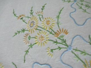 Vintage Tablecloth Hand Embroidered Bouquets Of Flowers - Linen