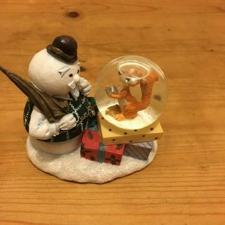Rudolph And The Island Of Misfit Toys:sam The Snowman & Chipmunk Snow Globe 1999