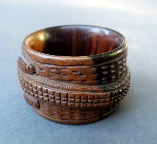 Antique Carved Wood Napkin Ring w Alligator 2