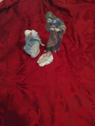 Nao By Lladro Collectible Porcelain Figurine: Nativity Set W/ Mary,  Joseph,  And