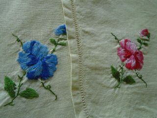 Set Of 4 Vintage Hand Embroidered Irish Linen Tea Napkins