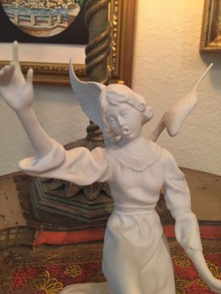 Boehm Bisque Porcelain Kneeling Angel Figurine Statue Made In USA Christian Era 4