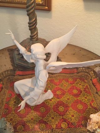Boehm Bisque Porcelain Kneeling Angel Figurine Statue Made In USA Christian Era 5