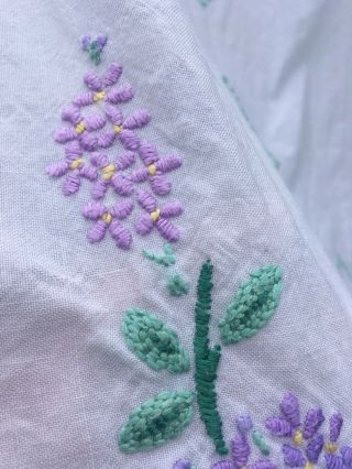VINTAGE HAND EMBROIDERED TABLECLOTH LILAC BLOSSOM POSEY.  LOVELY 2