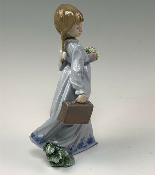 Lladro Collector ' s Society Figurine 1988 School Days 7604 Girl w/ Flowers,  Case 6