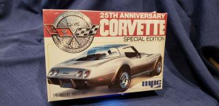 1978 Corvette 25th Anniversary Special Edition 1/25 Scale Model Kit