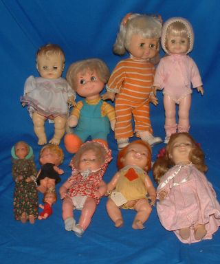 Vintage 10 Dolls Different Sizes.  Lot1373