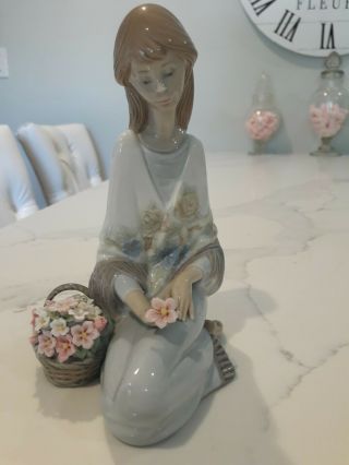 Lladro 7607 Figurine Flower Song " Limited Edition With Box
