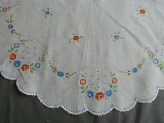 Vtg Tablecloth Hand Embroidered Bright Flowers Crochet Lace Dresser Scarf Circle