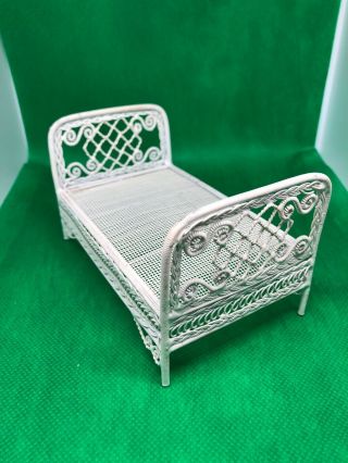 Vintage White Metal Bed Dollhouse 4.  5 X 2.  5”