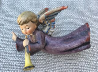 Goebel Hummel Flying Angel Nativity Ornament Figurine 366 1964