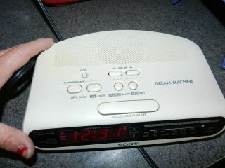 Vintage Sony Dream Machine Model Icf - C370 Am - Fm Clock Radio