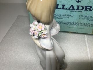 Lladro Collector Society 1987 Spring Bouquets Girl Gloss Finish Figurine 7603 6