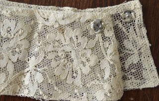 VINTAGE ANTIQUE CUFFS ECRU LACE LOVELY OLD MACHINE MADE LACE 3